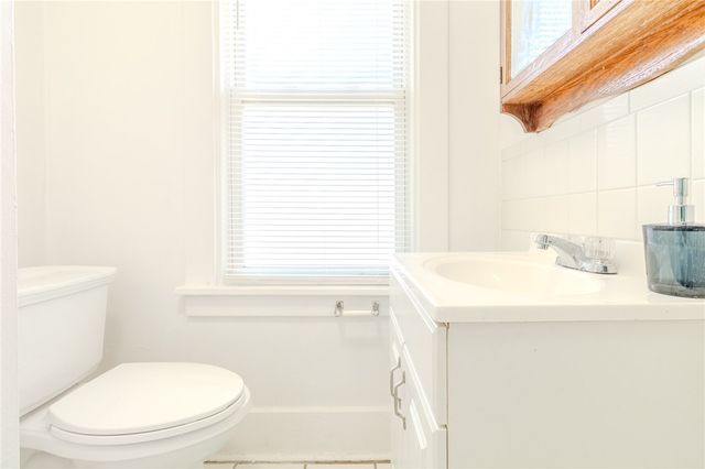 121 Sumner Ave, Forest Hills Boro, PA 15221