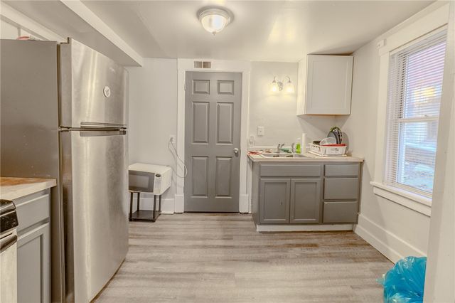 121 Sumner Ave, Forest Hills Boro, PA 15221