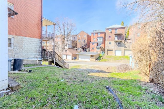 121 Sumner Ave, Forest Hills Boro, PA 15221