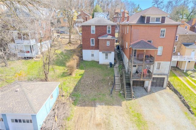 121 Sumner Ave, Forest Hills Boro, PA 15221