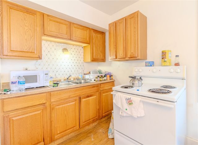 121 Sumner Ave, Forest Hills Boro, PA 15221