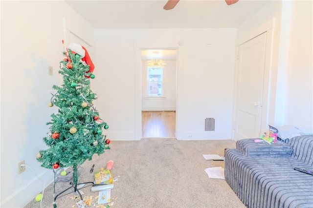 121 Sumner Ave, Forest Hills Boro, PA 15221