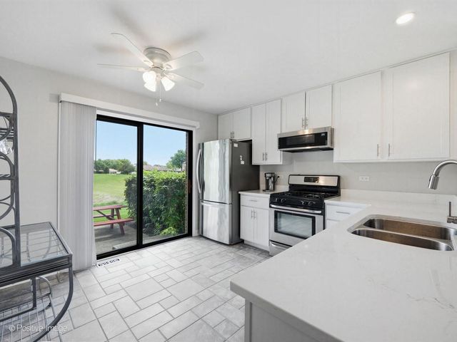 2821 Ashton Court, Westchester, IL 60154
