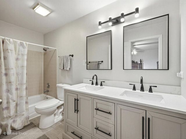 2821 Ashton Court, Westchester, IL 60154