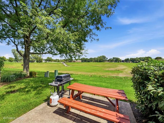2821 Ashton Court, Westchester, IL 60154