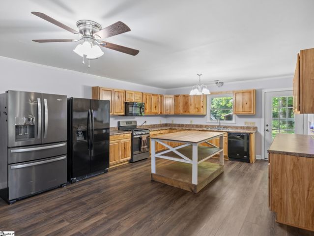 1125 Friendship Road, Seneca, SC 29678