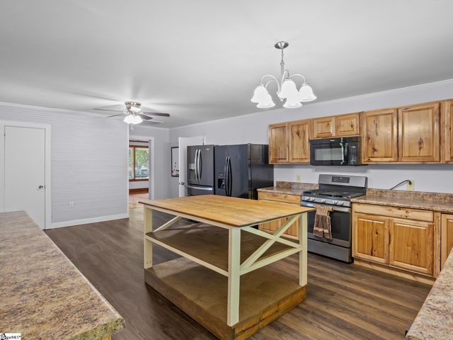 1125 Friendship Road, Seneca, SC 29678
