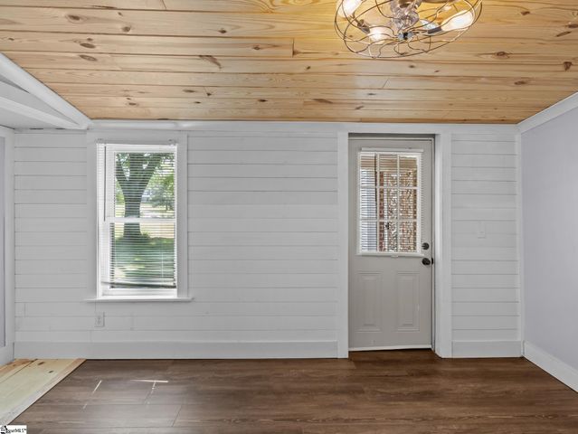 1125 Friendship Road, Seneca, SC 29678
