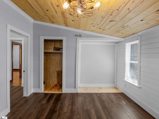 1125 Friendship Road, Seneca, SC 29678