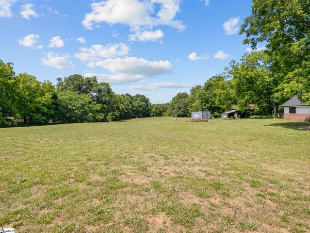 1125 Friendship Road, Seneca, SC 29678