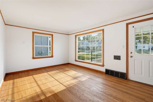 864 Lincoln Boulevard, Bedford, OH 44146