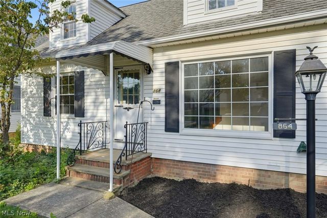 864 Lincoln Boulevard, Bedford, OH 44146