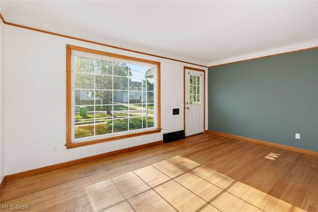 864 Lincoln Boulevard, Bedford, OH 44146