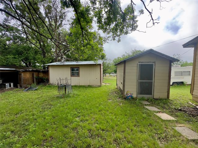 700 Highway 2247, Comanche, TX 76442