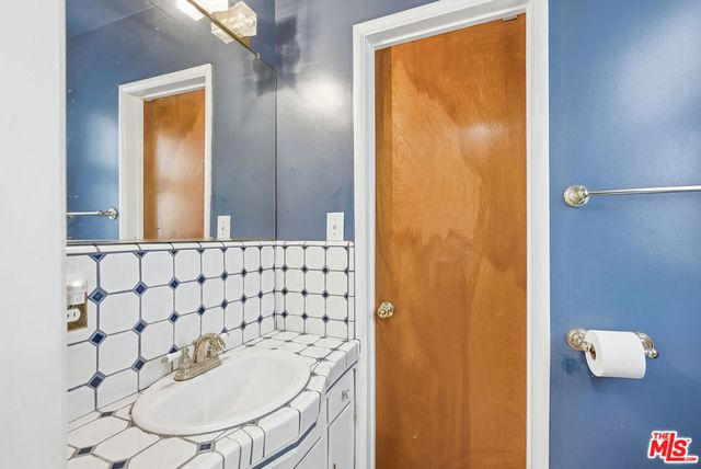 8001 Wentworth Street, Sunland, CA 91040