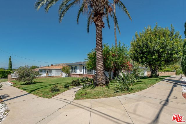 8001 Wentworth Street, Sunland, CA 91040