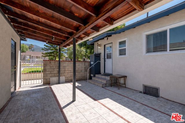 8001 Wentworth Street, Sunland, CA 91040