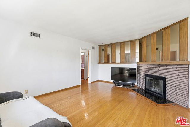 8001 Wentworth Street, Sunland, CA 91040