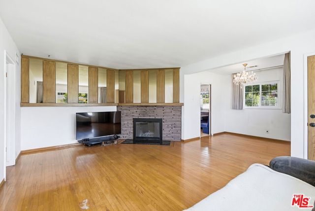 8001 Wentworth Street, Sunland, CA 91040