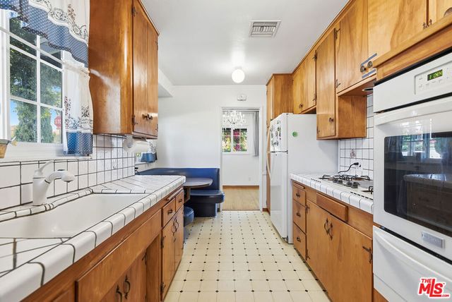 8001 Wentworth Street, Sunland, CA 91040