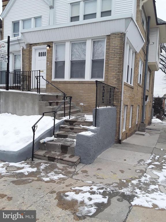 5818 WOODCREST AVE, Philadelphia, PA 19131