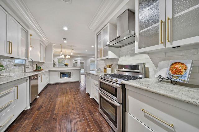 2102 Brimberry Street, Houston, TX 77018