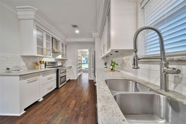 2102 Brimberry Street, Houston, TX 77018