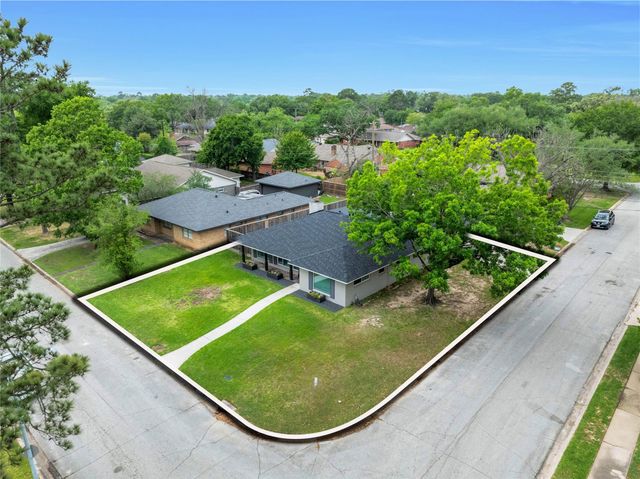 2102 Brimberry Street, Houston, TX 77018