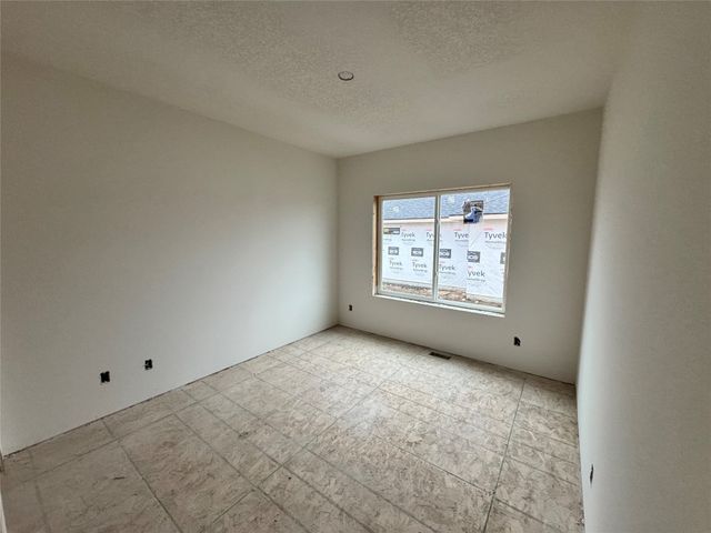 14212 Catalpa Drive, Urbandale, IA 50323