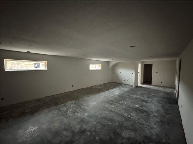 14212 Catalpa Drive, Urbandale, IA 50323