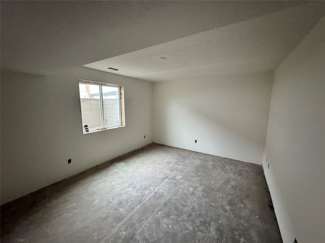 14212 Catalpa Drive, Urbandale, IA 50323