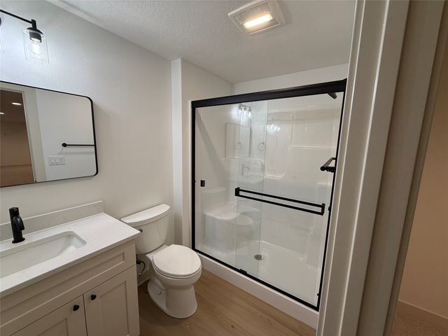 14212 Catalpa Drive, Urbandale, IA 50323