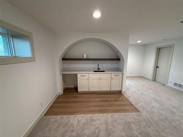 14212 Catalpa Drive, Urbandale, IA 50323