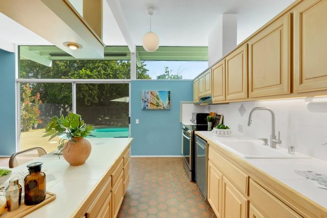 7747 Eastgate Ave, Citrus Heights, CA 95610