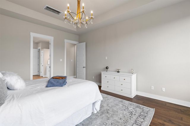 438 Brentwood DR, Austin, TX 78737