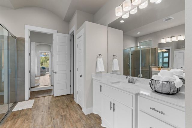 438 Brentwood DR, Austin, TX 78737