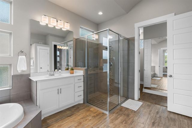 438 Brentwood DR, Austin, TX 78737