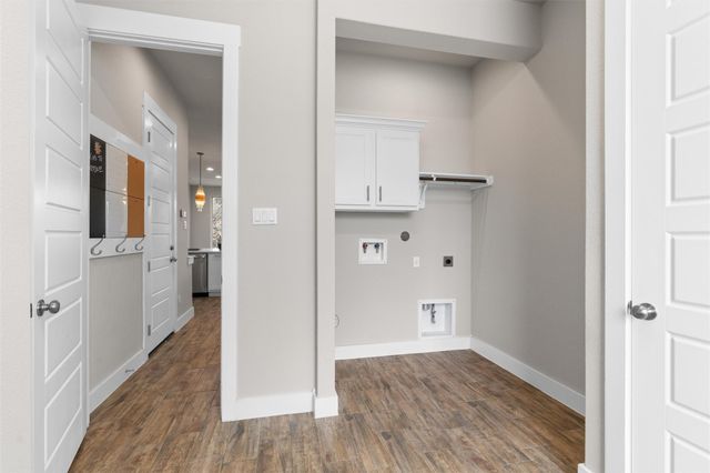 438 Brentwood DR, Austin, TX 78737