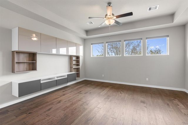 438 Brentwood DR, Austin, TX 78737