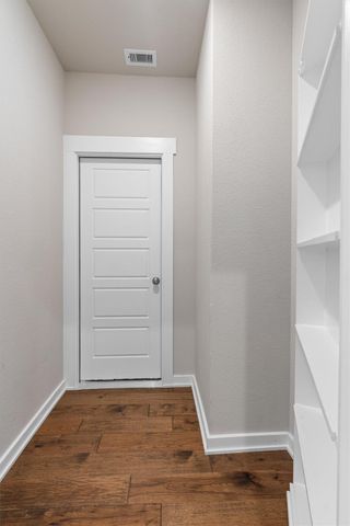 438 Brentwood DR, Austin, TX 78737