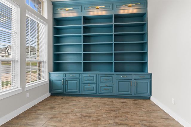 438 Brentwood DR, Austin, TX 78737