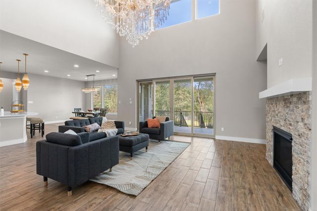 438 Brentwood DR, Austin, TX 78737