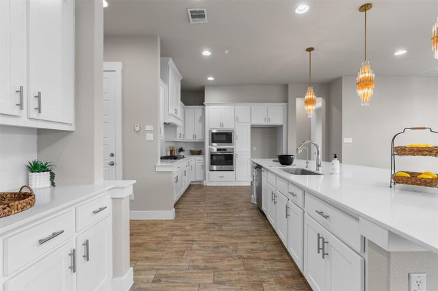 438 Brentwood DR, Austin, TX 78737