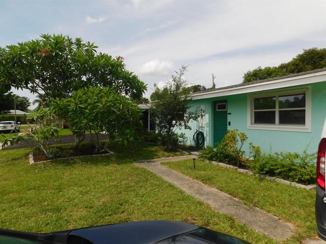 749 Camellia Drive, Royal Palm Beach, FL 33411