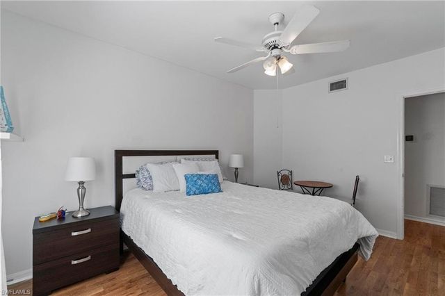 102 Tuscana CT # 901, Naples, FL 34119