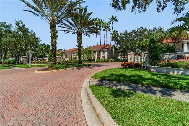 102 Tuscana CT # 901, Naples, FL 34119