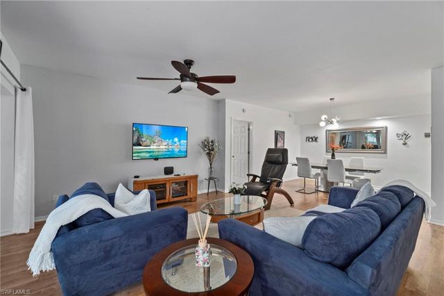 102 Tuscana CT # 901, Naples, FL 34119