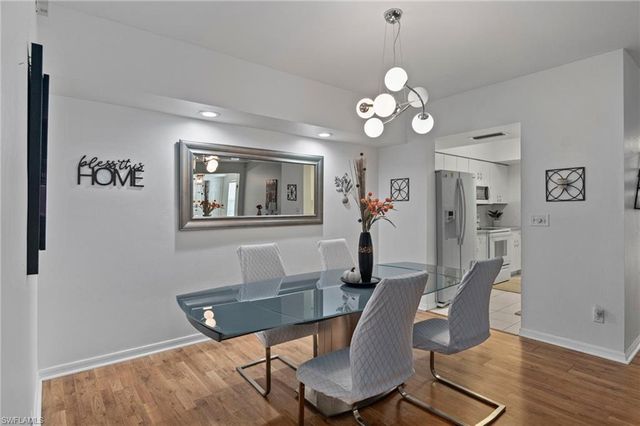 102 Tuscana CT # 901, Naples, FL 34119