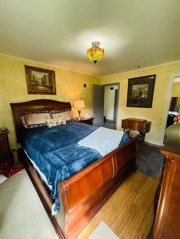 4616 W 97th Place, Oak Lawn, IL 60453