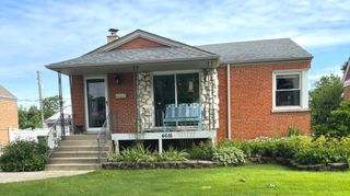 4616 W 97th Place, Oak Lawn, IL 60453